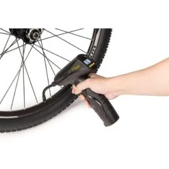 Gonfleur Compresseur Autonome Multi-usages Airman 10 Gonfleur Compresseur Autonome Multi-usages Airman -Vélorbain Magasin gonfleur compresseur autonome multi usages airman 3