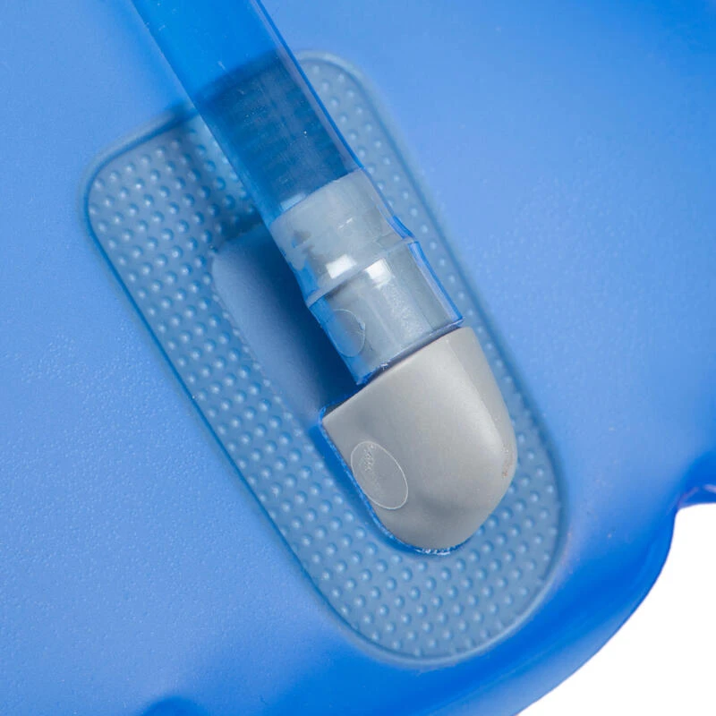 Rockrider POCHE À EAU VTT BLEUE TRANSLUCIDE 1L 7 Rockrider POCHE À EAU VTT BLEUE TRANSLUCIDE 1L – Image 5