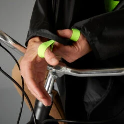 BTWIN PONCHO PLUIE VISIBILITE JOUR VELO VILLE 120 NOIR JAUNE FLUO 15 BTWIN PONCHO PLUIE VISIBILITE JOUR VELO VILLE 120 NOIR JAUNE FLUO -Vélorbain Magasin poncho pluie visibilite jour velo ville 120 noir jaune fluo 3