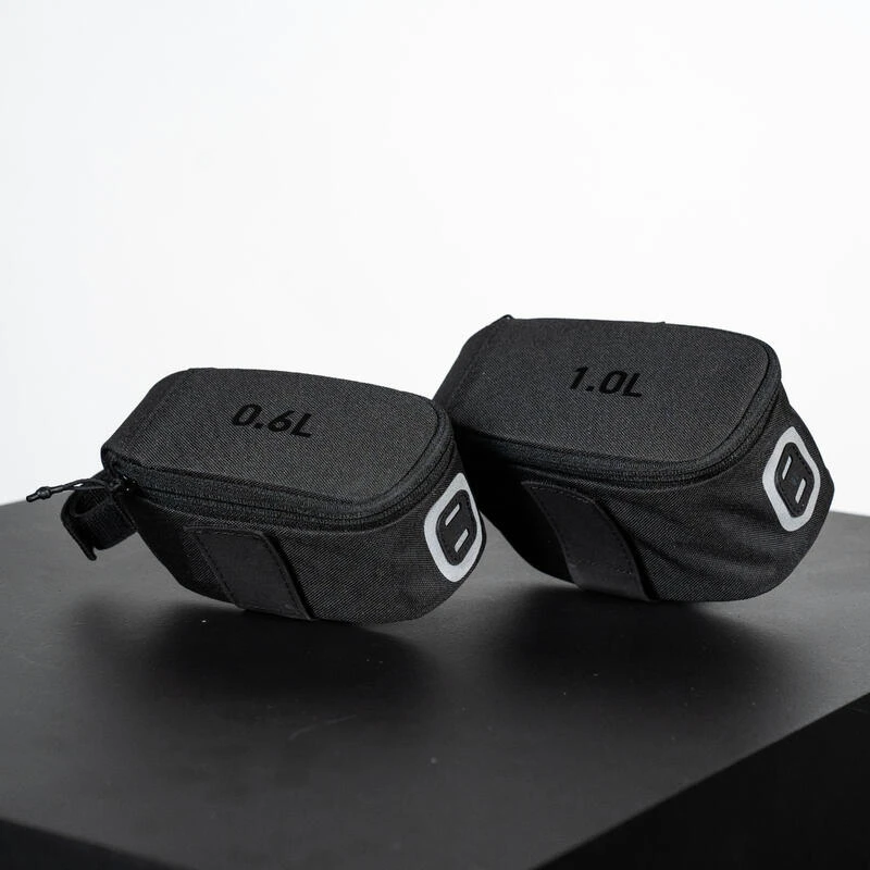 Riverside SACOCHE DE SELLE EASY M 0.6L NOIR 7 Riverside SACOCHE DE SELLE EASY M 0.6L NOIR – Image 5