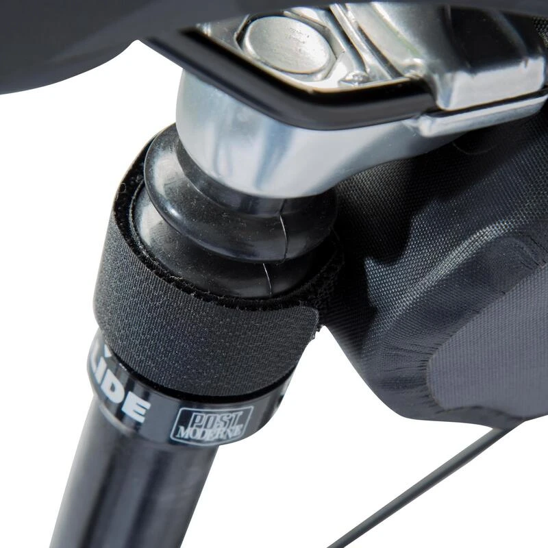 Riverside SACOCHE DE SELLE VELO ETANCHE 2,5L NOIR 8 Riverside SACOCHE DE SELLE VELO ETANCHE 2,5L NOIR – Image 6