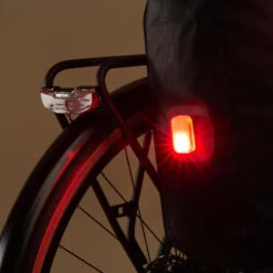 SACOCHE VELO 500 SUR PORTE BAGAGES 500 20L IMPERMEABLE NOIR 14 SACOCHE VELO 500 SUR PORTE BAGAGES 500 20L IMPERMEABLE NOIR -Vélorbain Magasin sacoche velo 500 sur porte bagages 500 20l impermeable noir 5