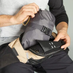 Rockrider Veste Coupe Pluie VELO VTT All Mountain Imperméable Grise 15 Rockrider Veste Coupe Pluie VELO VTT All Mountain Imperméable Grise -Vélorbain Magasin veste coupe pluie velo vtt all mountain impermeable grise 3