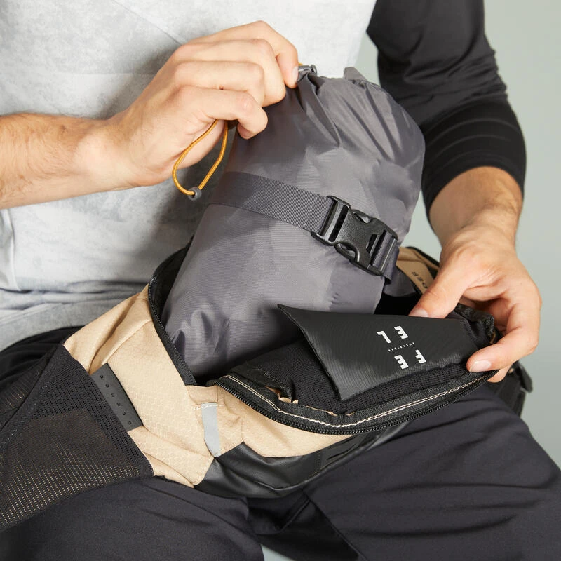 Rockrider Veste Coupe Pluie VELO VTT All Mountain Imperméable Grise 6 Rockrider Veste Coupe Pluie VELO VTT All Mountain Imperméable Grise – Image 4